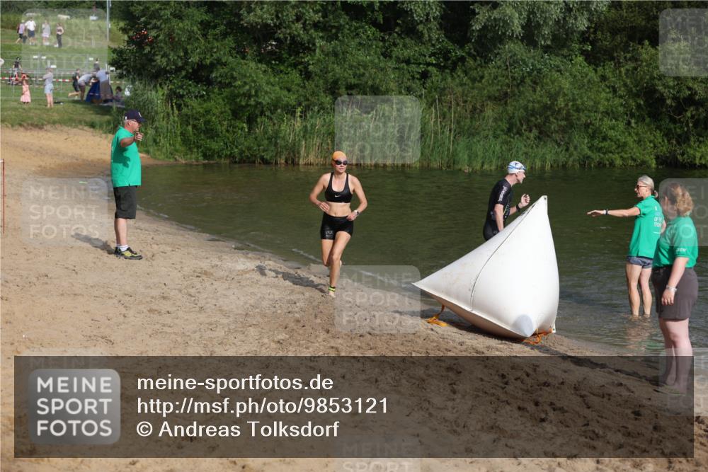 21.06.2026 - 29. Vierlanden-Triathlon Andreas Tolksdorf http://msf.ph/oto/9853121 21.06.2026 08:37:53 Schwimmen 13, 37 meine-sportfotos.de