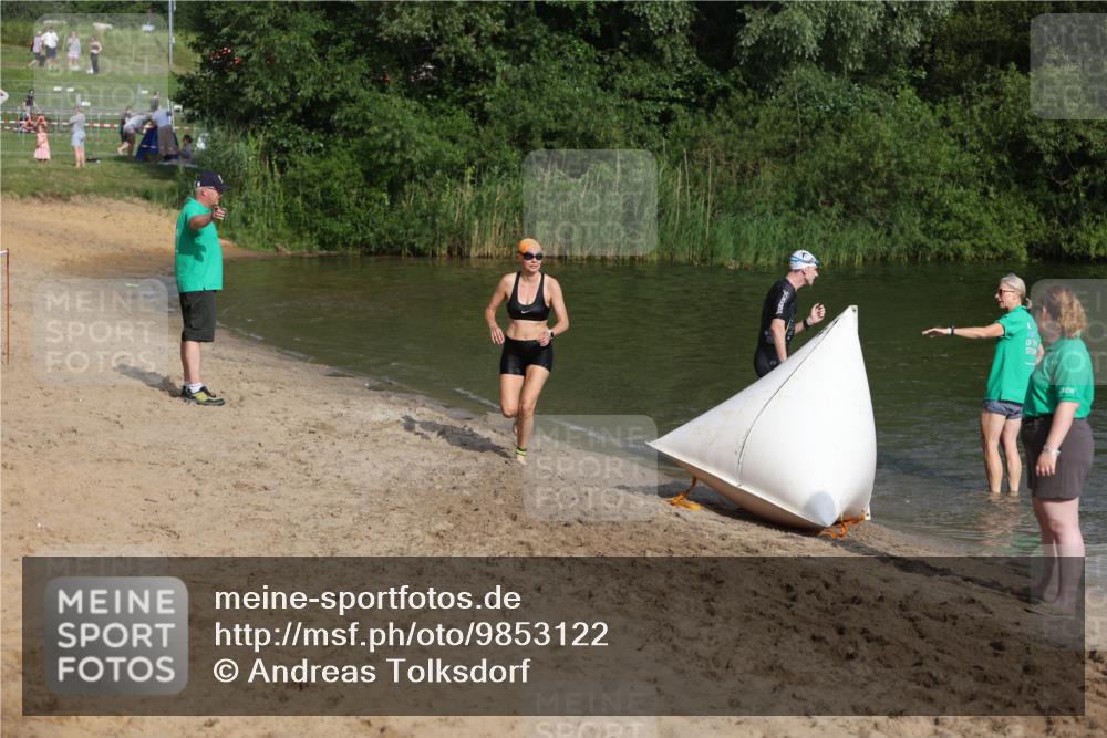 21.06.2026 - 29. Vierlanden-Triathlon Andreas Tolksdorf http://msf.ph/oto/9853122 21.06.2026 08:37:53 Schwimmen 13, 37 meine-sportfotos.de