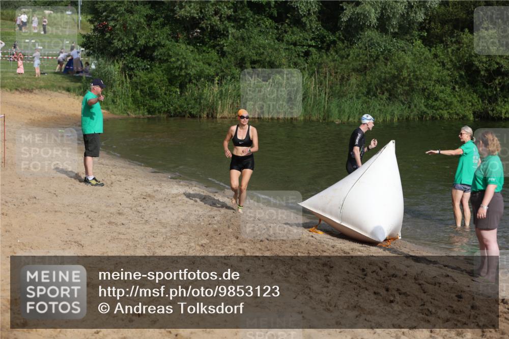 21.06.2026 - 29. Vierlanden-Triathlon Andreas Tolksdorf http://msf.ph/oto/9853123 21.06.2026 08:37:53 Schwimmen 13, 37 meine-sportfotos.de