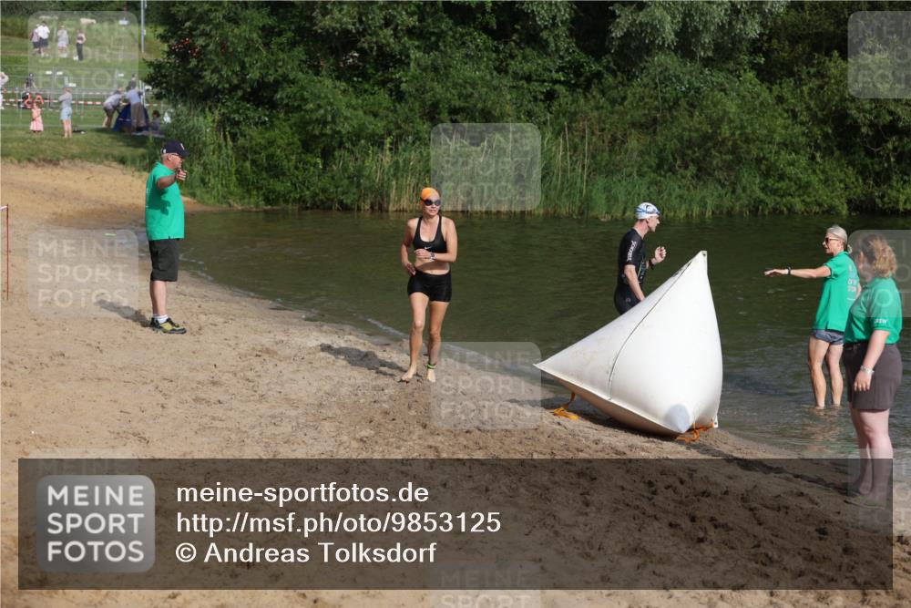 21.06.2026 - 29. Vierlanden-Triathlon Andreas Tolksdorf http://msf.ph/oto/9853125 21.06.2026 08:37:53 Schwimmen 13, 37 meine-sportfotos.de
