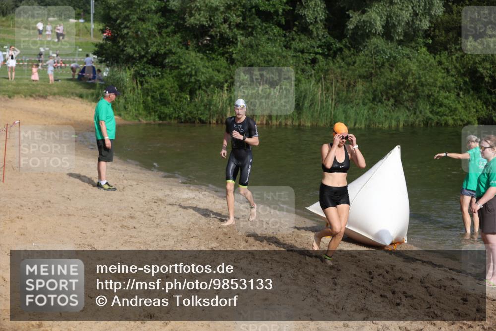 21.06.2026 - 29. Vierlanden-Triathlon Andreas Tolksdorf http://msf.ph/oto/9853133 21.06.2026 08:37:55 Schwimmen 13, 37 meine-sportfotos.de