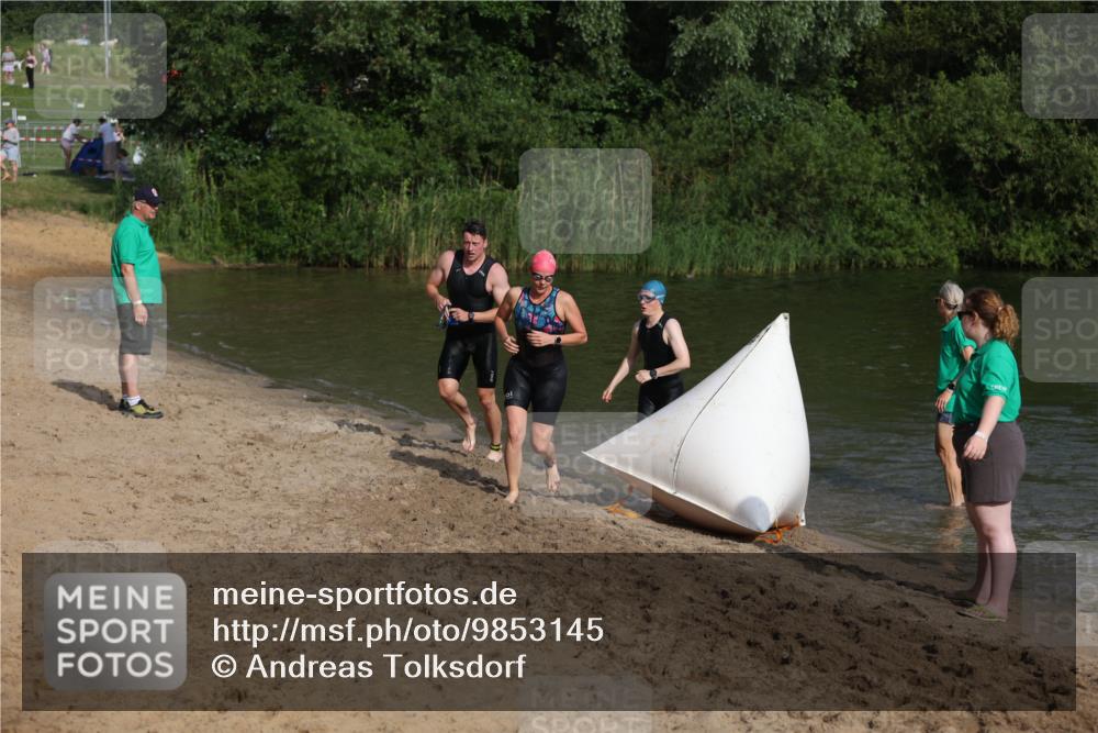 21.06.2026 - 29. Vierlanden-Triathlon Andreas Tolksdorf http://msf.ph/oto/9853145 21.06.2026 08:38:01 Schwimmen 13, 37 meine-sportfotos.de