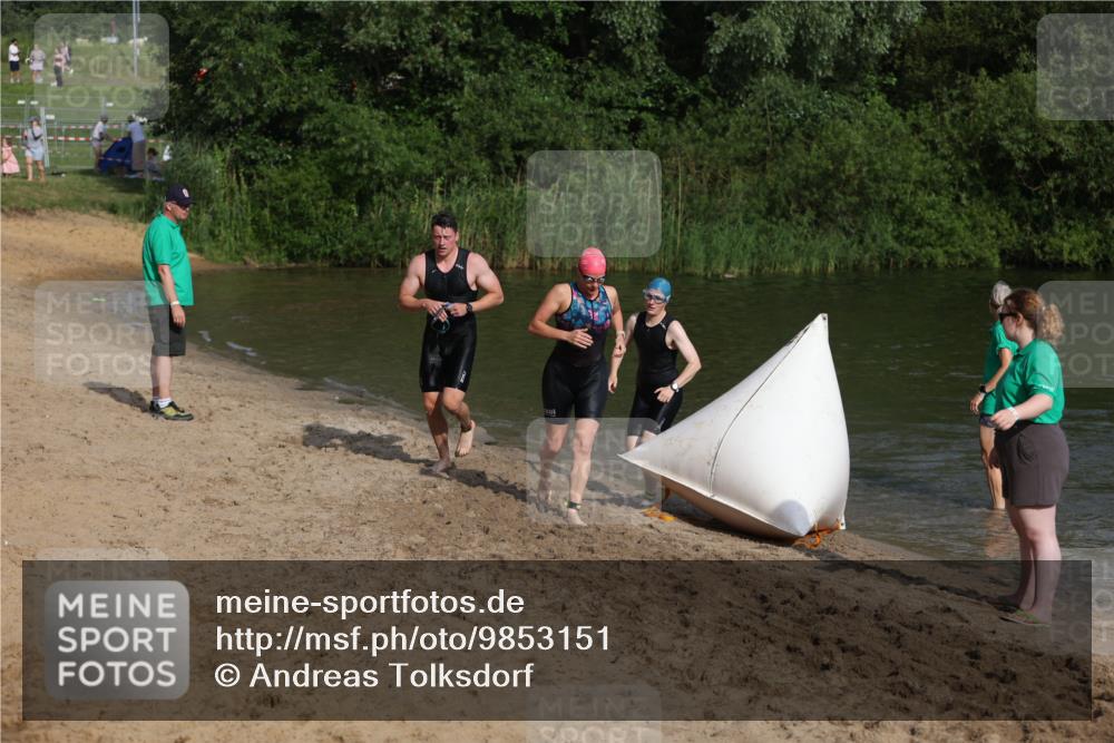 21.06.2026 - 29. Vierlanden-Triathlon Andreas Tolksdorf http://msf.ph/oto/9853151 21.06.2026 08:38:01 Schwimmen 13, 37 meine-sportfotos.de