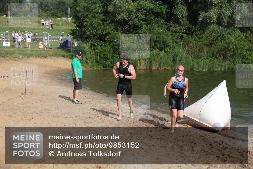 21.06.2026 - 29. Vierlanden-Triathlon Andreas Tolksdorf http://msf.ph/oto/9853152 21.06.2026 08:38:02 Schwimmen 13, 37 meine-sportfotos.de
