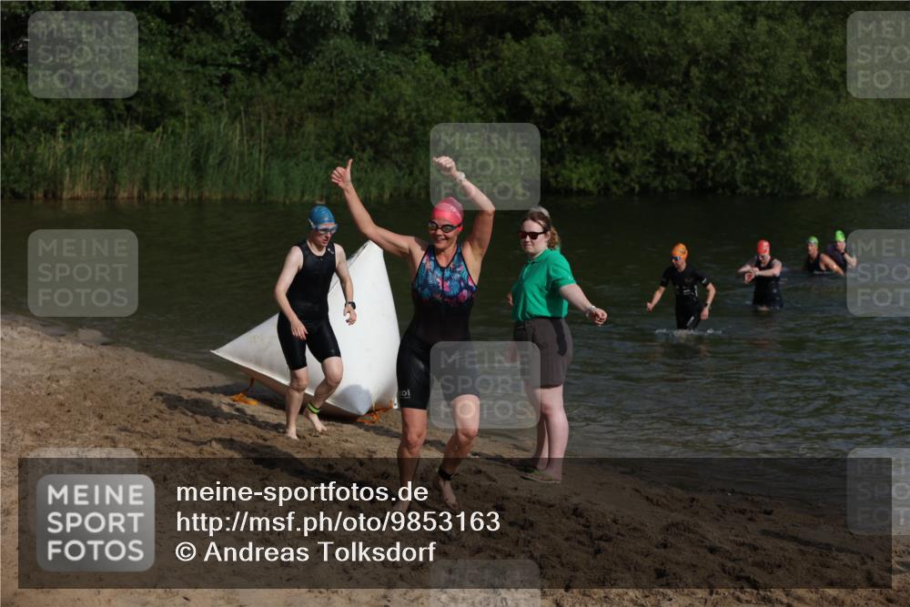 21.06.2026 - 29. Vierlanden-Triathlon Andreas Tolksdorf http://msf.ph/oto/9853163 21.06.2026 08:38:03 Schwimmen 13, 37 meine-sportfotos.de