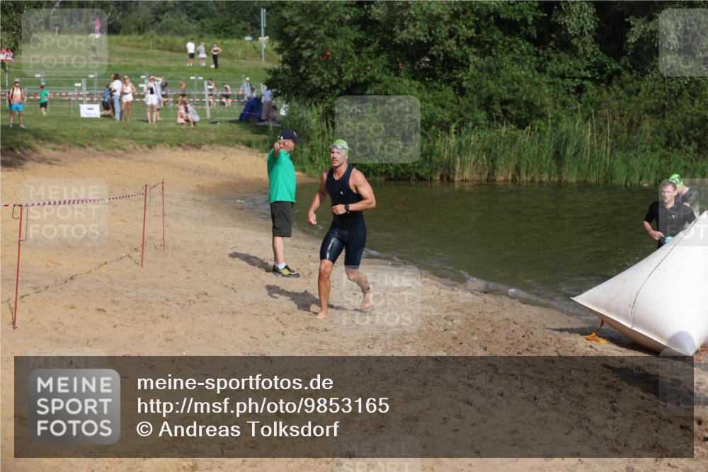 21.06.2026 - 29. Vierlanden-Triathlon Andreas Tolksdorf http://msf.ph/oto/9853165 21.06.2026 08:38:14 Schwimmen 12, 45, 76, 77 meine-sportfotos.de