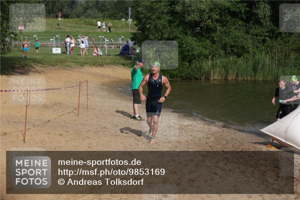 21.06.2026 - 29. Vierlanden-Triathlon Andreas Tolksdorf http://msf.ph/oto/9853169 21.06.2026 08:38:14 Schwimmen 12, 45, 76, 77 meine-sportfotos.de