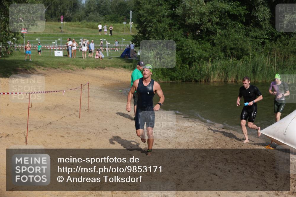 21.06.2026 - 29. Vierlanden-Triathlon Andreas Tolksdorf http://msf.ph/oto/9853171 21.06.2026 08:38:15 Schwimmen 12, 45, 76, 77 meine-sportfotos.de