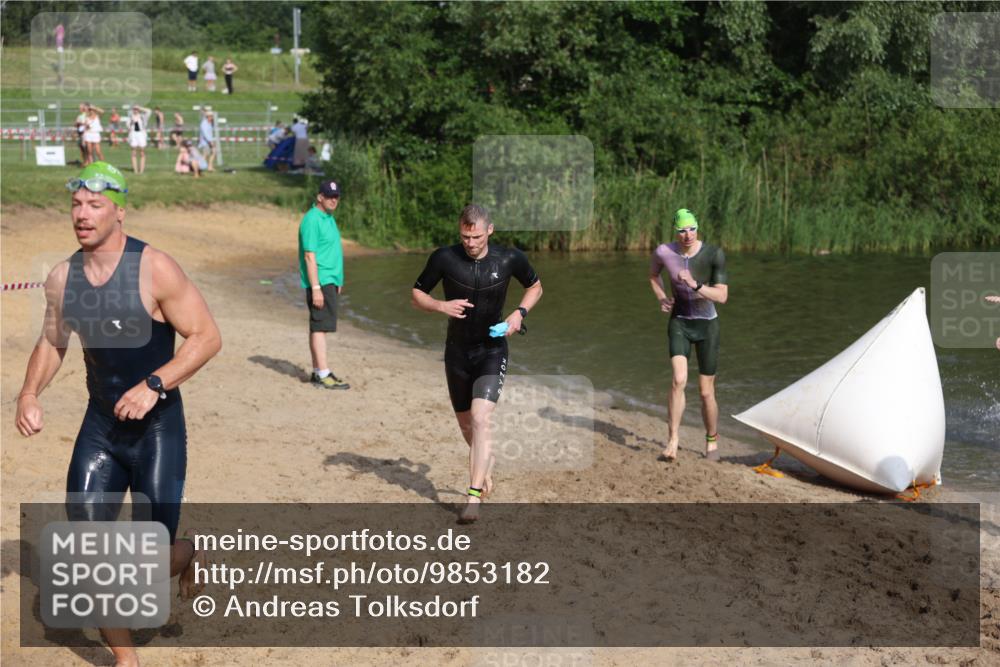 21.06.2026 - 29. Vierlanden-Triathlon Andreas Tolksdorf http://msf.ph/oto/9853182 21.06.2026 08:38:16 Schwimmen 12, 45, 57, 76, 77 meine-sportfotos.de