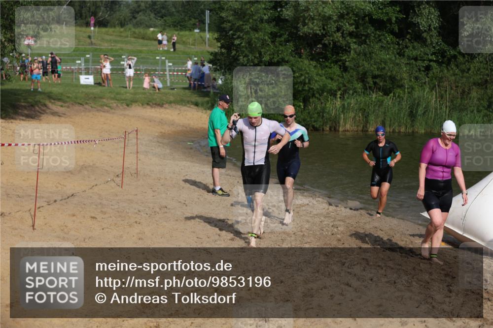 21.06.2026 - 29. Vierlanden-Triathlon Andreas Tolksdorf http://msf.ph/oto/9853196 21.06.2026 08:38:25 Schwimmen 12, 57 meine-sportfotos.de