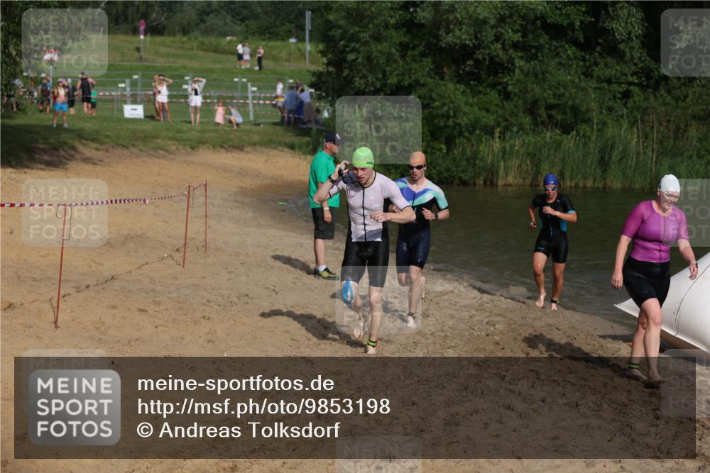 21.06.2026 - 29. Vierlanden-Triathlon Andreas Tolksdorf http://msf.ph/oto/9853198 21.06.2026 08:38:25 Schwimmen 12, 57 meine-sportfotos.de