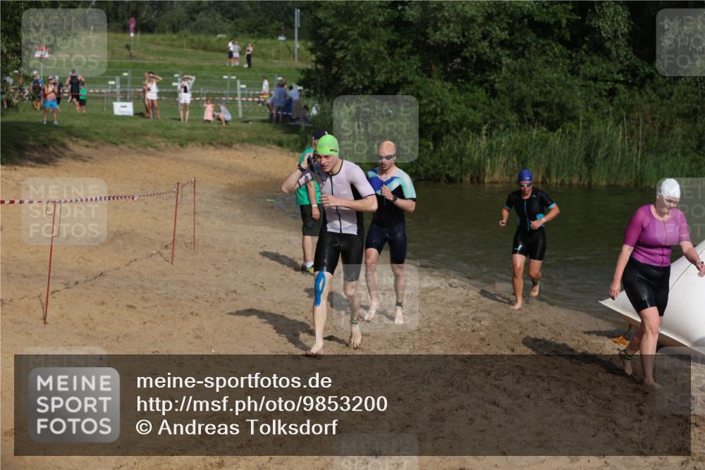 21.06.2026 - 29. Vierlanden-Triathlon Andreas Tolksdorf http://msf.ph/oto/9853200 21.06.2026 08:38:25 Schwimmen 12, 57 meine-sportfotos.de