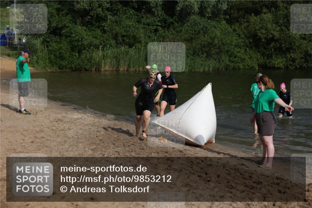 21.06.2026 - 29. Vierlanden-Triathlon Andreas Tolksdorf http://msf.ph/oto/9853212 21.06.2026 08:38:46 Schwimmen 60, 82 meine-sportfotos.de