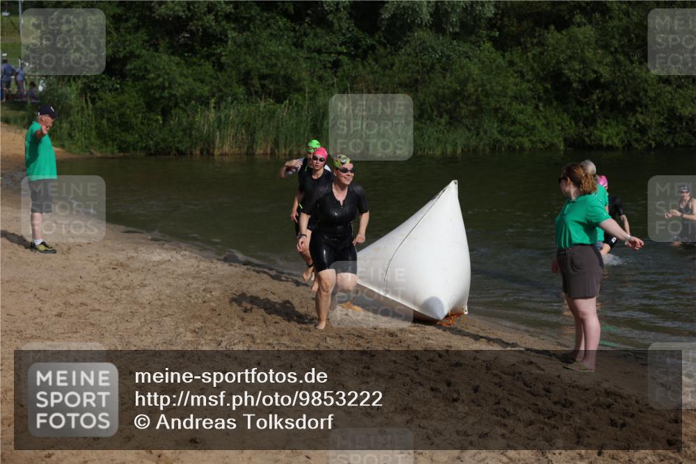 21.06.2026 - 29. Vierlanden-Triathlon Andreas Tolksdorf http://msf.ph/oto/9853222 21.06.2026 08:38:46 Schwimmen 60, 82 meine-sportfotos.de