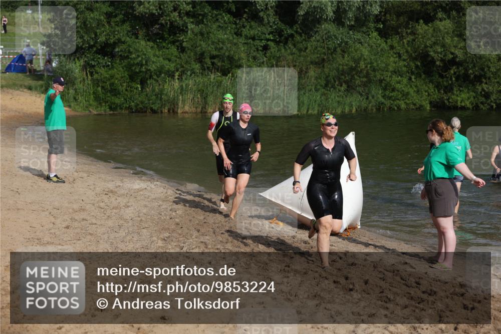 21.06.2026 - 29. Vierlanden-Triathlon Andreas Tolksdorf http://msf.ph/oto/9853224 21.06.2026 08:38:47 Schwimmen 60, 82 meine-sportfotos.de