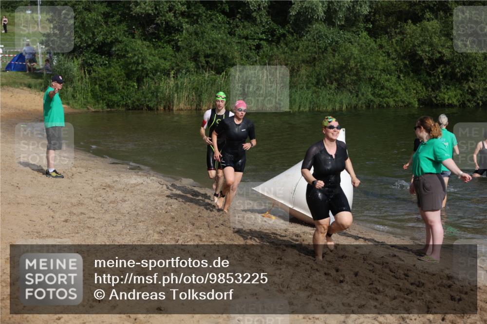 21.06.2026 - 29. Vierlanden-Triathlon Andreas Tolksdorf http://msf.ph/oto/9853225 21.06.2026 08:38:47 Schwimmen 60, 82 meine-sportfotos.de