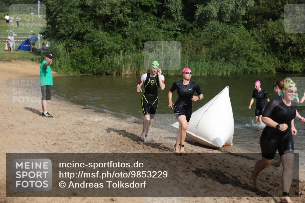 21.06.2026 - 29. Vierlanden-Triathlon Andreas Tolksdorf http://msf.ph/oto/9853229 21.06.2026 08:38:48 Schwimmen 60, 61, 82 meine-sportfotos.de