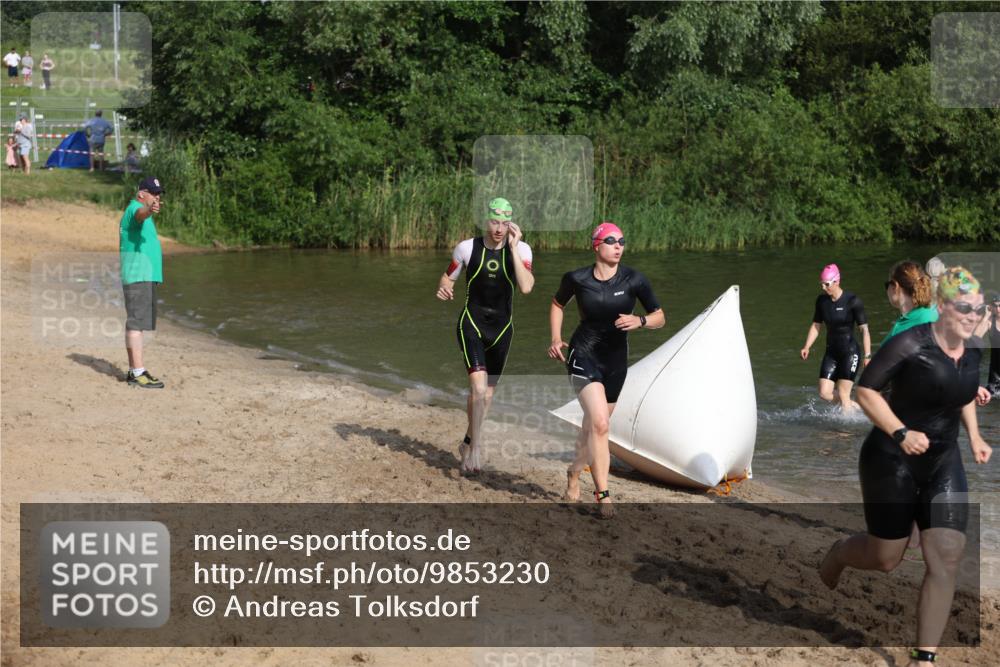 21.06.2026 - 29. Vierlanden-Triathlon Andreas Tolksdorf http://msf.ph/oto/9853230 21.06.2026 08:38:48 Schwimmen 60, 61, 82 meine-sportfotos.de