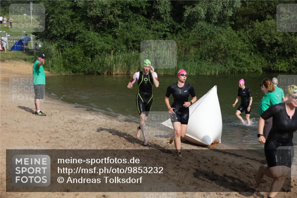 21.06.2026 - 29. Vierlanden-Triathlon Andreas Tolksdorf http://msf.ph/oto/9853232 21.06.2026 08:38:48 Schwimmen 60, 61, 82 meine-sportfotos.de