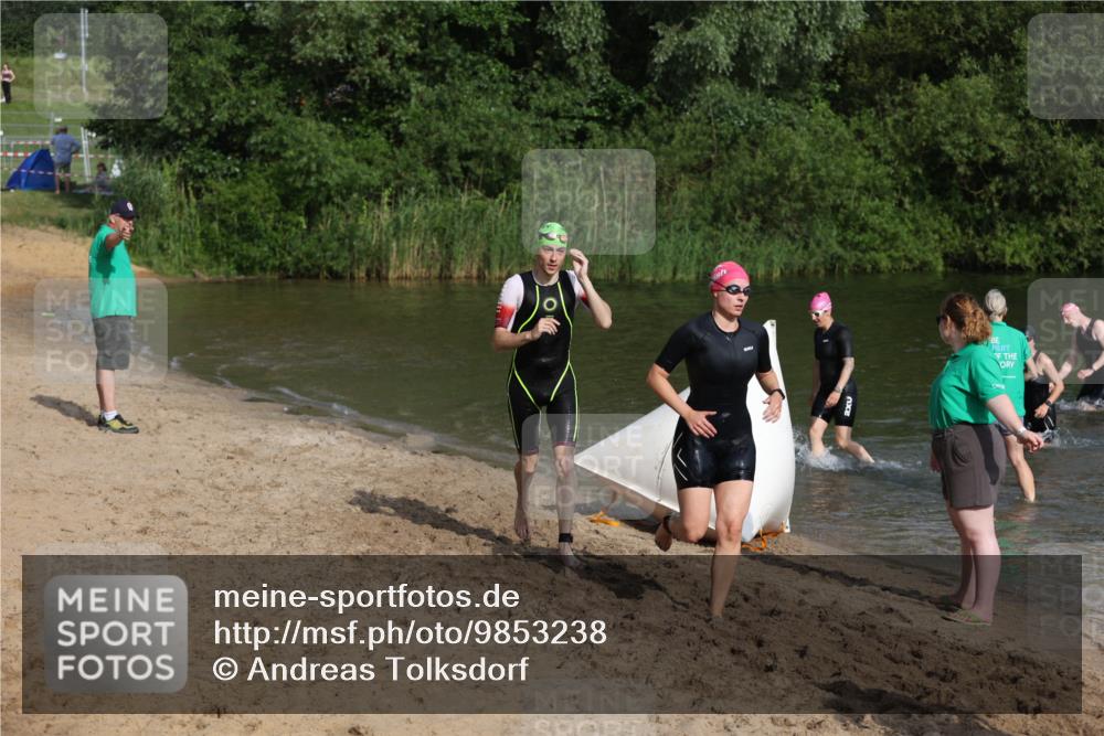 21.06.2026 - 29. Vierlanden-Triathlon Andreas Tolksdorf http://msf.ph/oto/9853238 21.06.2026 08:38:48 Schwimmen 60, 61, 82 meine-sportfotos.de