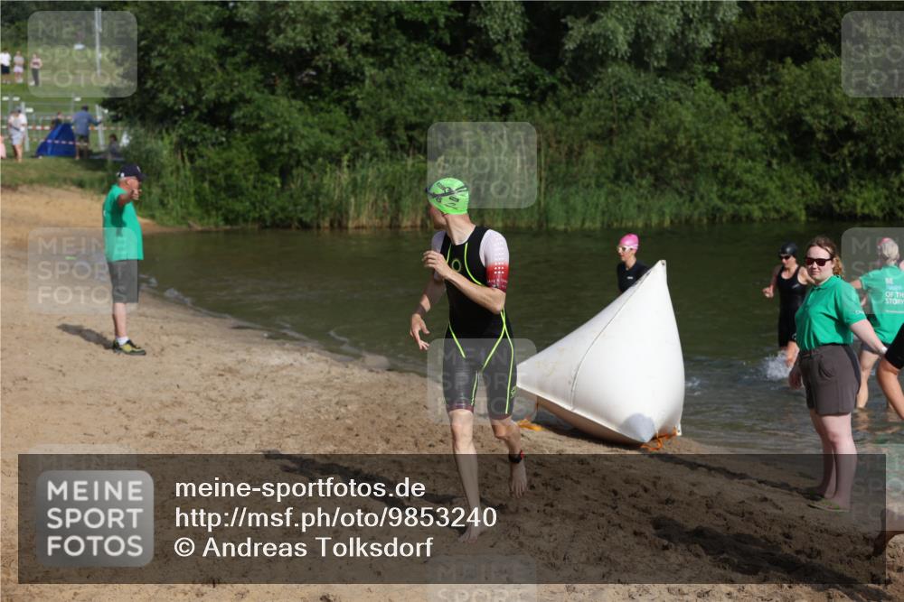21.06.2026 - 29. Vierlanden-Triathlon Andreas Tolksdorf http://msf.ph/oto/9853240 21.06.2026 08:38:49 Schwimmen 60, 61, 82 meine-sportfotos.de