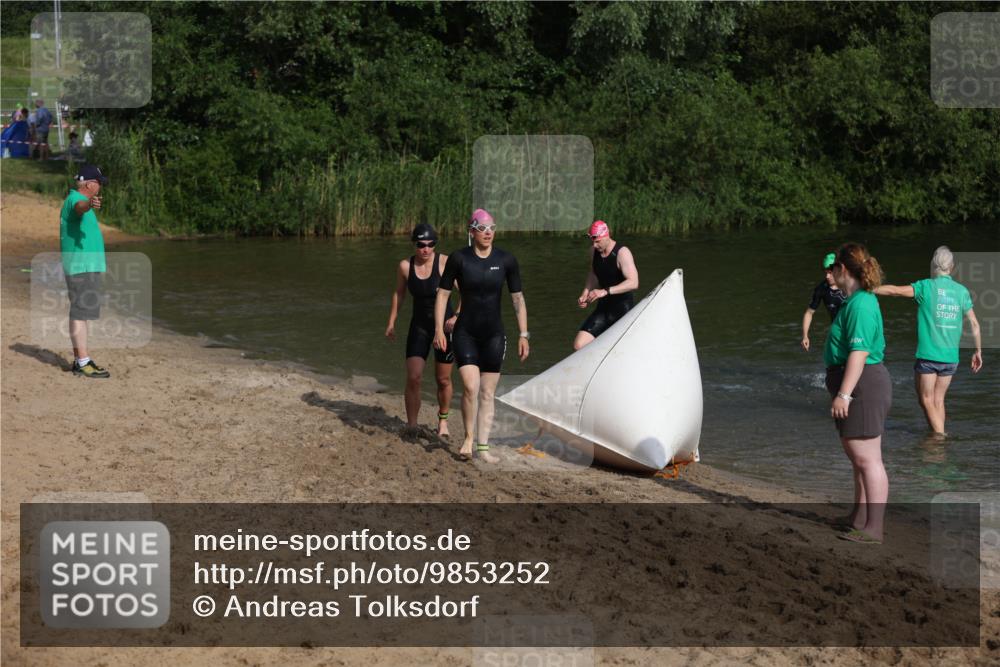 21.06.2026 - 29. Vierlanden-Triathlon Andreas Tolksdorf http://msf.ph/oto/9853252 21.06.2026 08:38:53 Schwimmen 60, 61, 82 meine-sportfotos.de