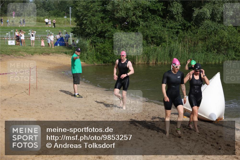 21.06.2026 - 29. Vierlanden-Triathlon Andreas Tolksdorf http://msf.ph/oto/9853257 21.06.2026 08:38:55 Schwimmen 61, 82 meine-sportfotos.de