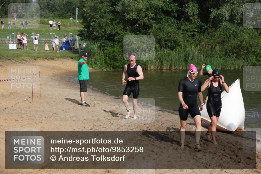 21.06.2026 - 29. Vierlanden-Triathlon Andreas Tolksdorf http://msf.ph/oto/9853258 21.06.2026 08:38:56 Schwimmen 61, 82 meine-sportfotos.de