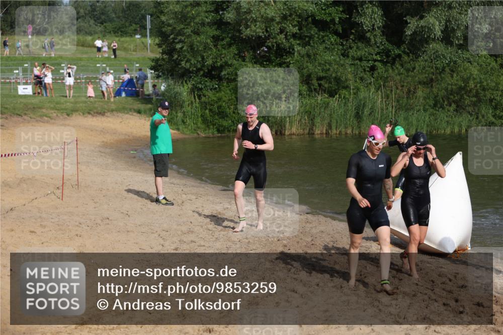 21.06.2026 - 29. Vierlanden-Triathlon Andreas Tolksdorf http://msf.ph/oto/9853259 21.06.2026 08:38:56 Schwimmen 61, 82 meine-sportfotos.de