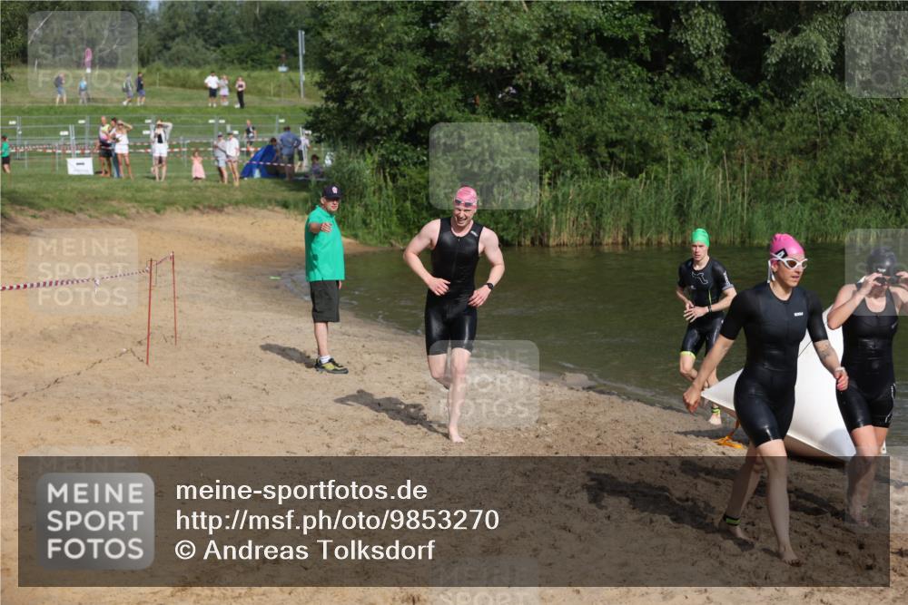 21.06.2026 - 29. Vierlanden-Triathlon Andreas Tolksdorf http://msf.ph/oto/9853270 21.06.2026 08:38:56 Schwimmen 61, 82 meine-sportfotos.de