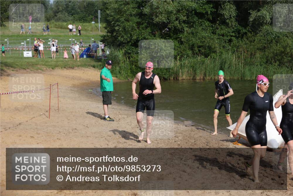 21.06.2026 - 29. Vierlanden-Triathlon Andreas Tolksdorf http://msf.ph/oto/9853273 21.06.2026 08:38:56 Schwimmen 61, 82 meine-sportfotos.de