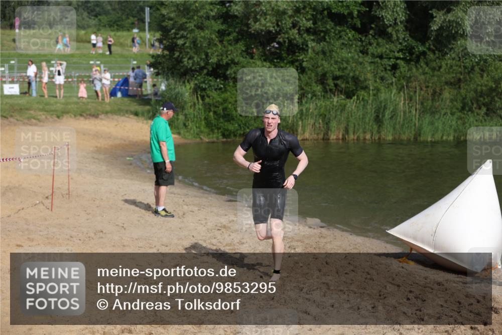 21.06.2026 - 29. Vierlanden-Triathlon Andreas Tolksdorf http://msf.ph/oto/9853295 21.06.2026 08:39:06 Schwimmen 10 meine-sportfotos.de