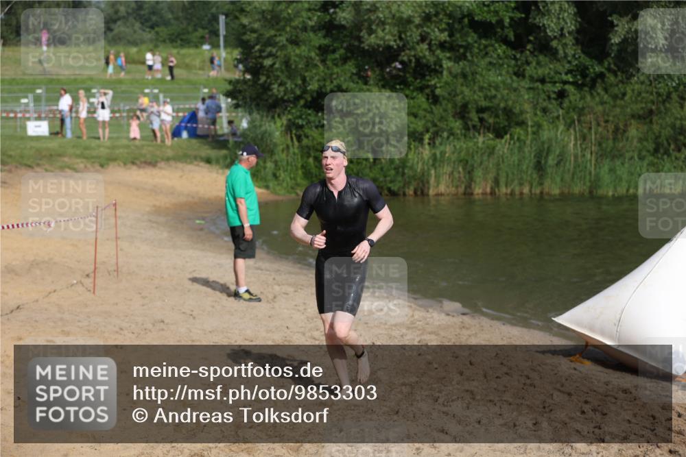21.06.2026 - 29. Vierlanden-Triathlon Andreas Tolksdorf http://msf.ph/oto/9853303 21.06.2026 08:39:07 Schwimmen 10 meine-sportfotos.de