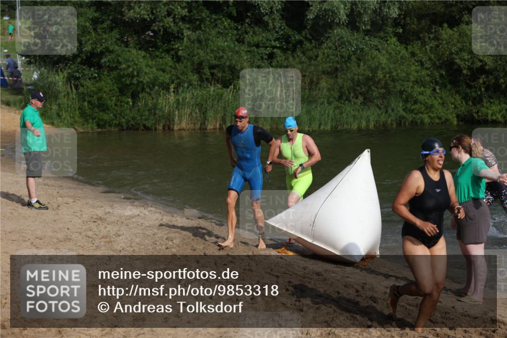 21.06.2026 - 29. Vierlanden-Triathlon Andreas Tolksdorf http://msf.ph/oto/9853318 21.06.2026 08:39:17 Schwimmen 32, 155, 166, 212 meine-sportfotos.de