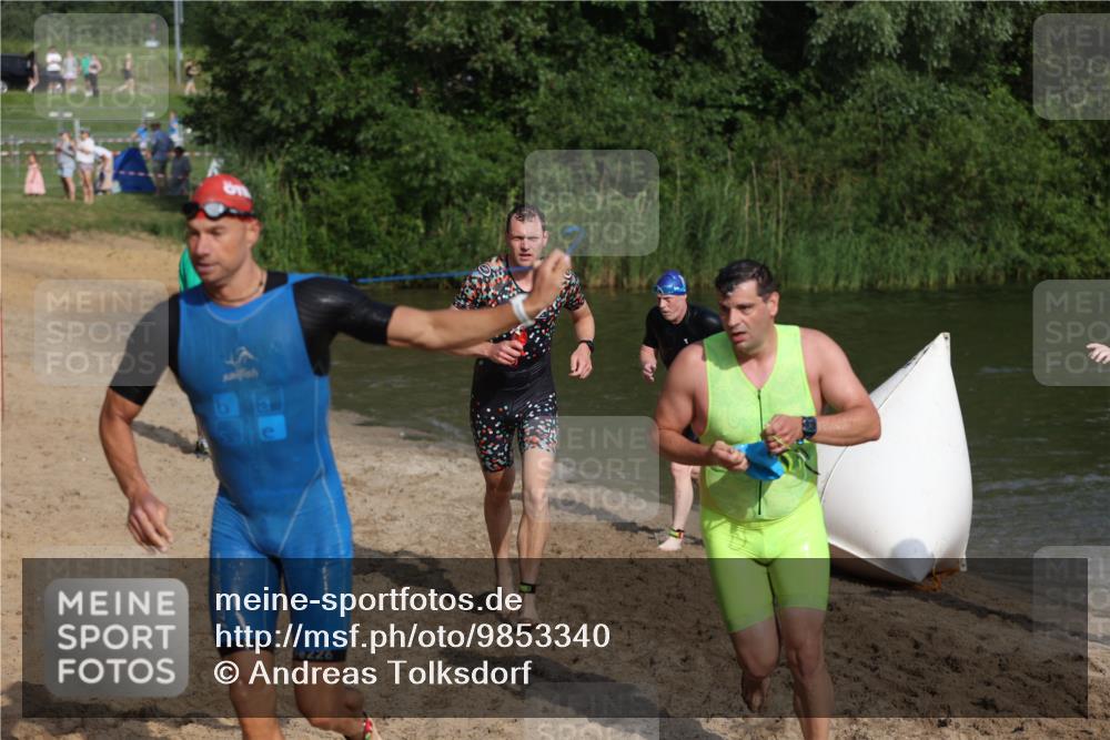 21.06.2026 - 29. Vierlanden-Triathlon Andreas Tolksdorf http://msf.ph/oto/9853340 21.06.2026 08:39:21 Schwimmen 3, 32, 155, 166, 212 meine-sportfotos.de