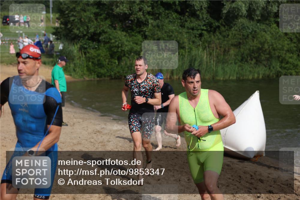 21.06.2026 - 29. Vierlanden-Triathlon Andreas Tolksdorf http://msf.ph/oto/9853347 21.06.2026 08:39:22 Schwimmen 3, 32, 155, 166, 212 meine-sportfotos.de