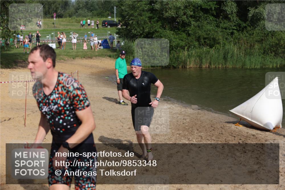 21.06.2026 - 29. Vierlanden-Triathlon Andreas Tolksdorf http://msf.ph/oto/9853348 21.06.2026 08:39:24 Schwimmen 3, 32, 155, 166, 212 meine-sportfotos.de