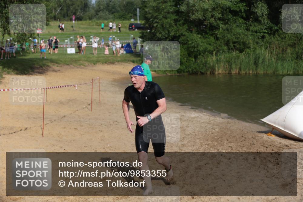 21.06.2026 - 29. Vierlanden-Triathlon Andreas Tolksdorf http://msf.ph/oto/9853355 21.06.2026 08:39:25 Schwimmen 3, 32, 106, 155, 166 meine-sportfotos.de