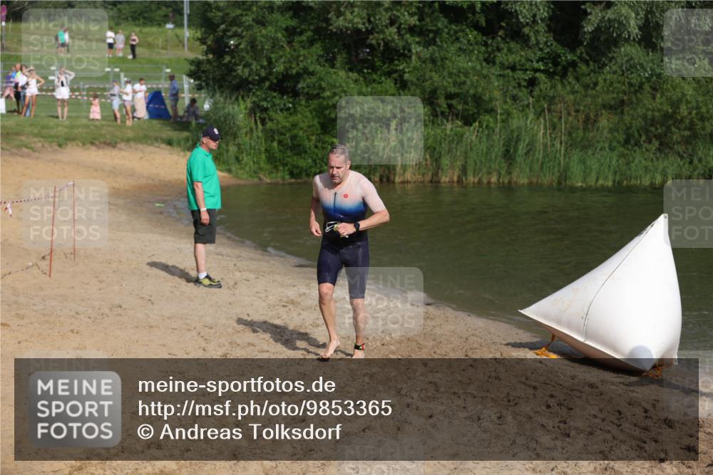 21.06.2026 - 29. Vierlanden-Triathlon Andreas Tolksdorf http://msf.ph/oto/9853365 21.06.2026 08:39:29 Schwimmen 3, 106 meine-sportfotos.de
