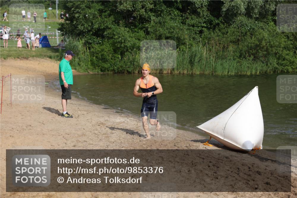 21.06.2026 - 29. Vierlanden-Triathlon Andreas Tolksdorf http://msf.ph/oto/9853376 21.06.2026 08:39:35 Schwimmen 3, 72, 106 meine-sportfotos.de