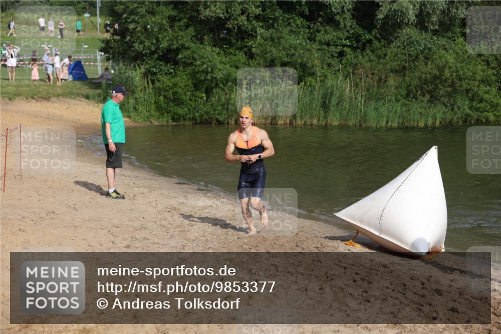 21.06.2026 - 29. Vierlanden-Triathlon Andreas Tolksdorf http://msf.ph/oto/9853377 21.06.2026 08:39:35 Schwimmen 3, 72, 106 meine-sportfotos.de