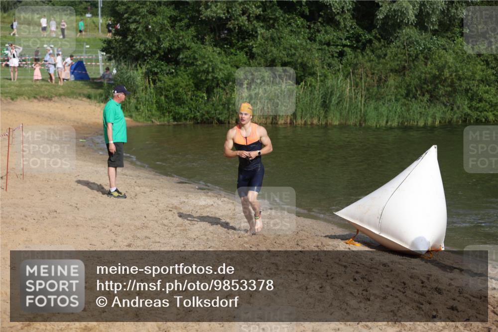 21.06.2026 - 29. Vierlanden-Triathlon Andreas Tolksdorf http://msf.ph/oto/9853378 21.06.2026 08:39:35 Schwimmen 3, 72, 106 meine-sportfotos.de