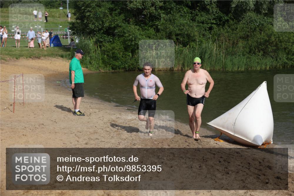 21.06.2026 - 29. Vierlanden-Triathlon Andreas Tolksdorf http://msf.ph/oto/9853395 21.06.2026 08:39:42 Schwimmen 72, 103 meine-sportfotos.de