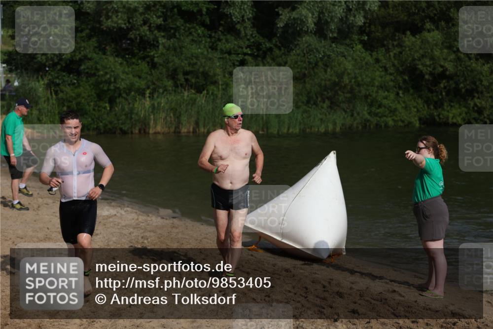 21.06.2026 - 29. Vierlanden-Triathlon Andreas Tolksdorf http://msf.ph/oto/9853405 21.06.2026 08:39:44 Schwimmen 72, 103 meine-sportfotos.de