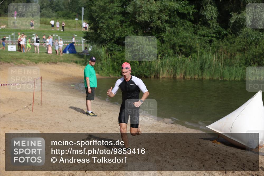 21.06.2026 - 29. Vierlanden-Triathlon Andreas Tolksdorf http://msf.ph/oto/9853416 21.06.2026 08:39:51 Schwimmen 7, 72, 103 meine-sportfotos.de