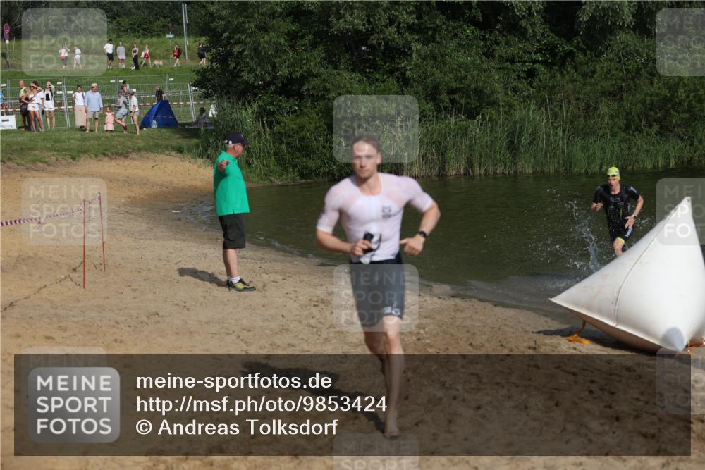 21.06.2026 - 29. Vierlanden-Triathlon Andreas Tolksdorf http://msf.ph/oto/9853424 21.06.2026 08:40:01 Schwimmen 7, 21, 55, 78, 109 meine-sportfotos.de