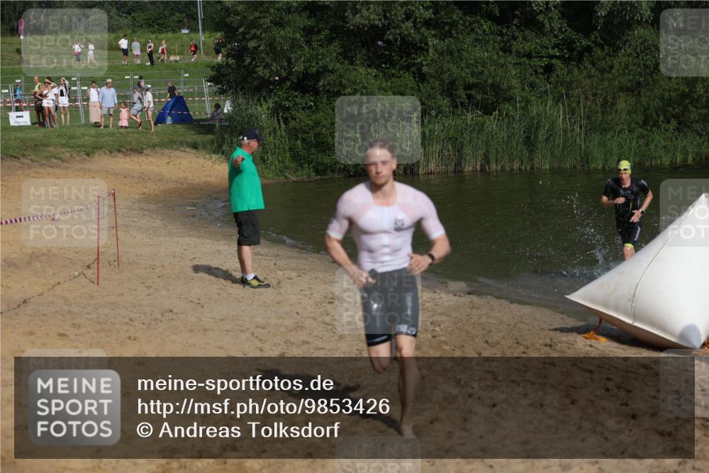 21.06.2026 - 29. Vierlanden-Triathlon Andreas Tolksdorf http://msf.ph/oto/9853426 21.06.2026 08:40:01 Schwimmen 7, 21, 55, 78, 109 meine-sportfotos.de