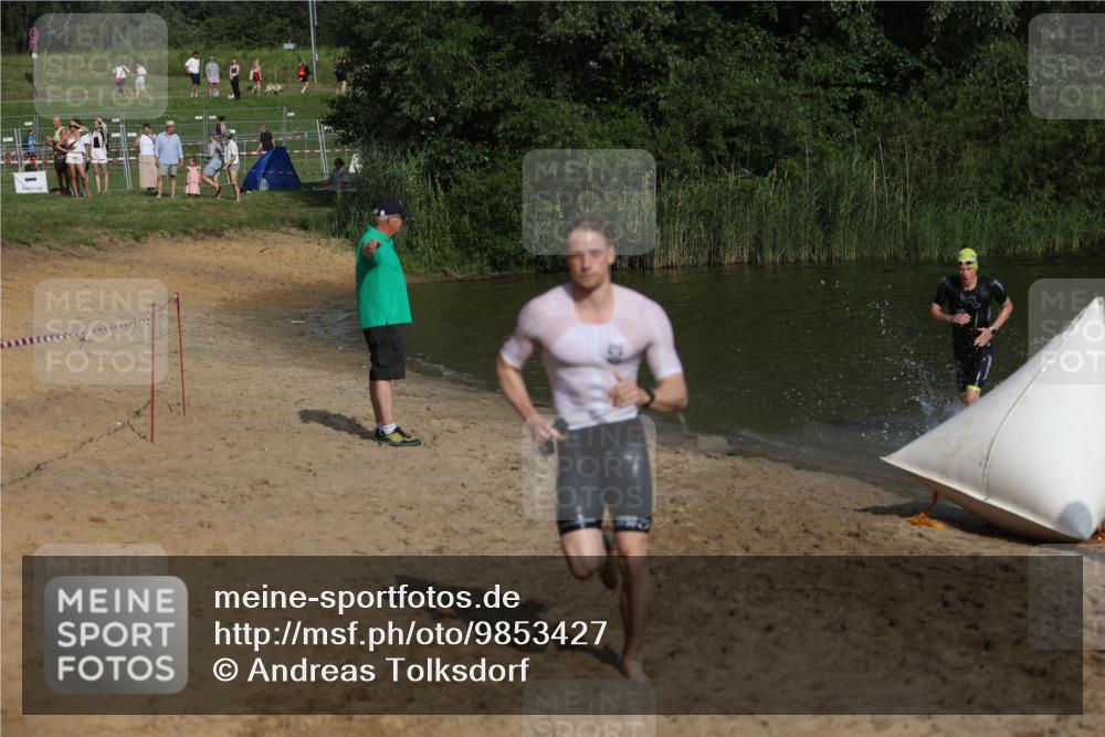 21.06.2026 - 29. Vierlanden-Triathlon Andreas Tolksdorf http://msf.ph/oto/9853427 21.06.2026 08:40:01 Schwimmen 7, 21, 55, 78, 109 meine-sportfotos.de