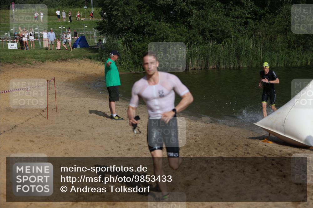 21.06.2026 - 29. Vierlanden-Triathlon Andreas Tolksdorf http://msf.ph/oto/9853433 21.06.2026 08:40:01 Schwimmen 7, 21, 55, 78, 109 meine-sportfotos.de