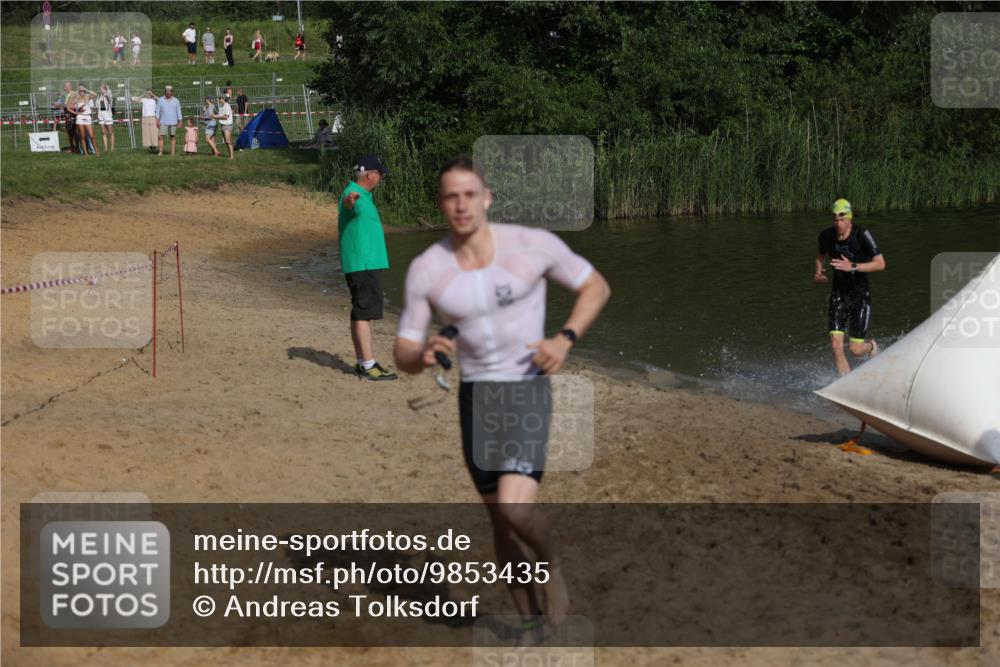 21.06.2026 - 29. Vierlanden-Triathlon Andreas Tolksdorf http://msf.ph/oto/9853435 21.06.2026 08:40:01 Schwimmen 7, 21, 55, 78, 109 meine-sportfotos.de